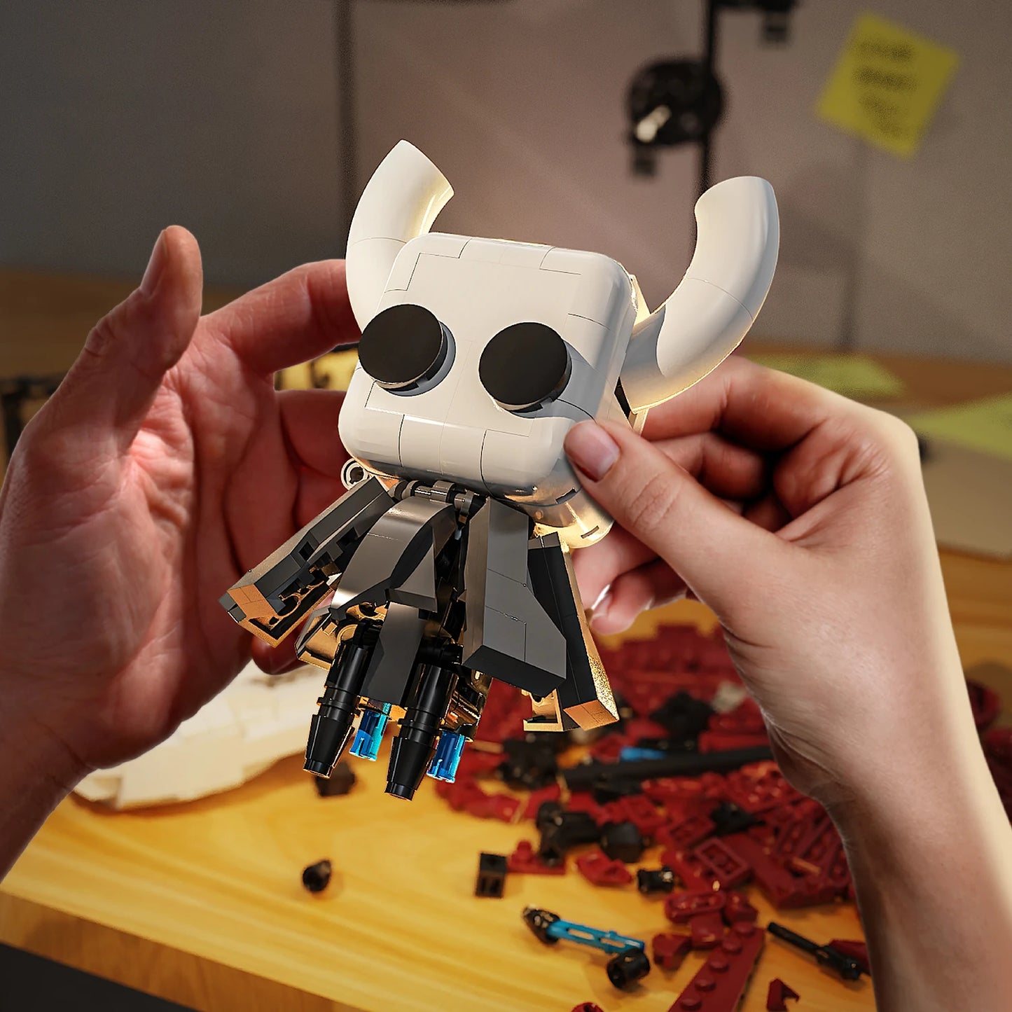 Hollow Knight Hornet & The Knight Building Block Figure - 667 PCS